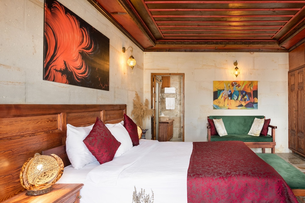 Acer Cave Hotel 12/67
