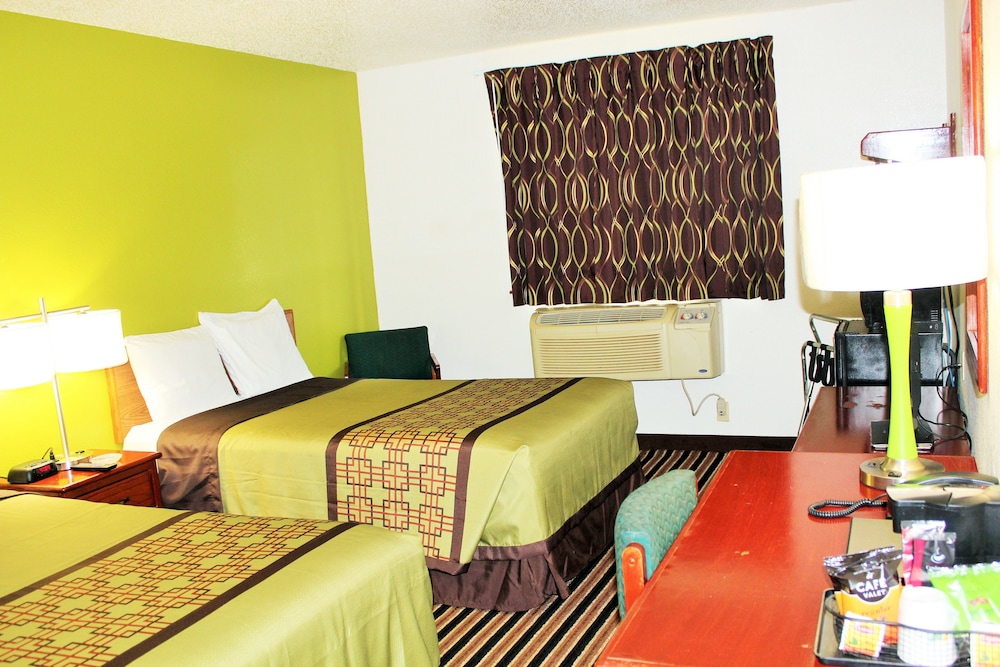 Super 8 by Wyndham South Boston VA 12/31