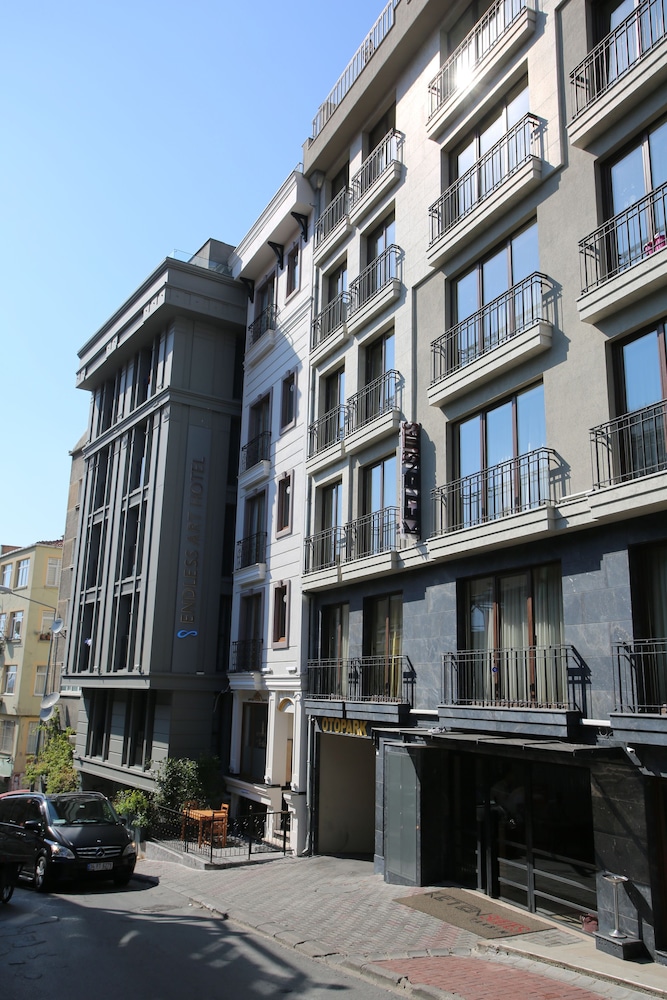 La Casa Suites 31/34
