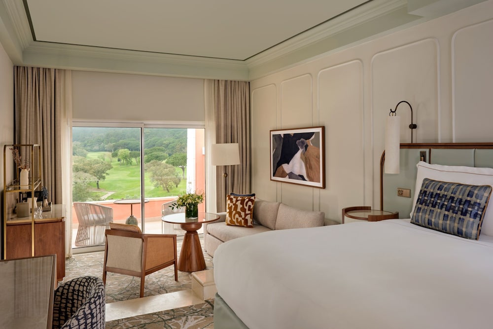 Junior Suite, King Bed, Resort View, Balcony