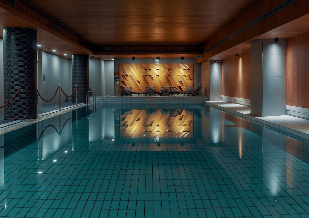 swimming pool spa