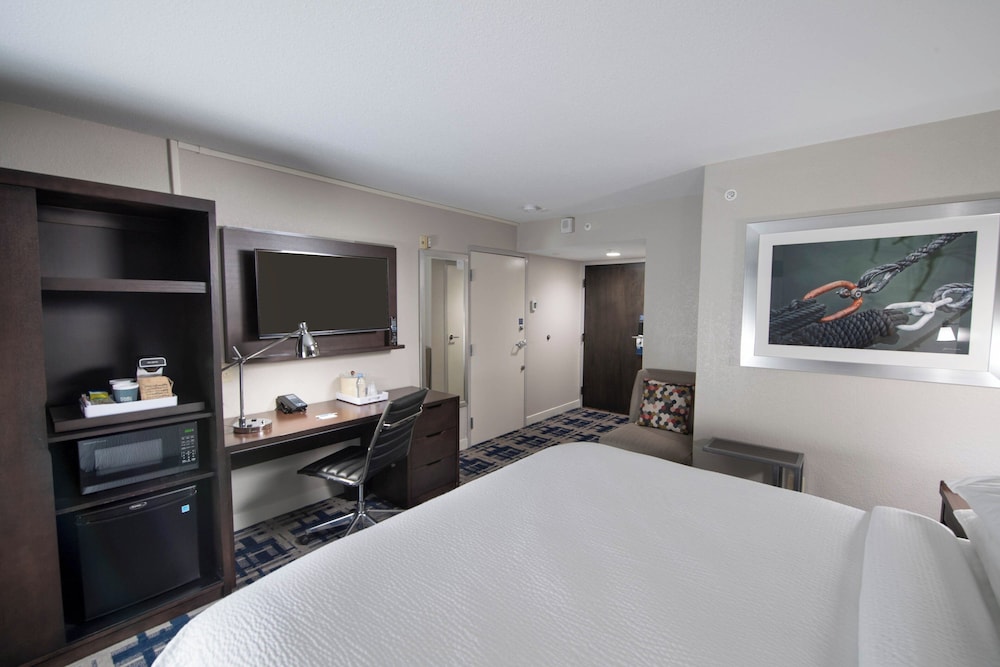 Suite, King Bed, Sofa