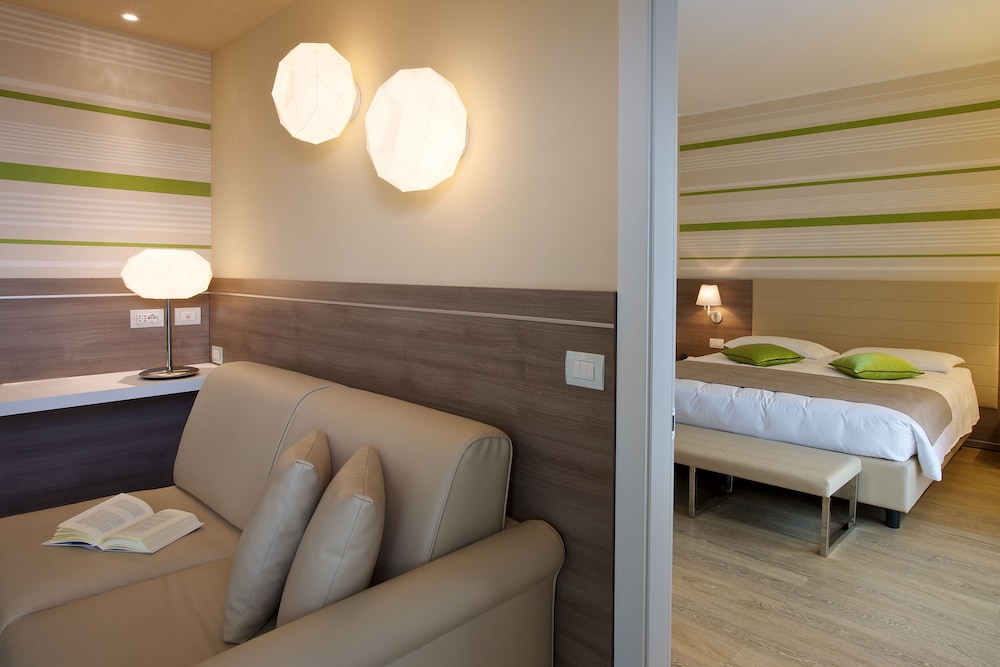 ENJOY GARDA HOTEL 38/69
