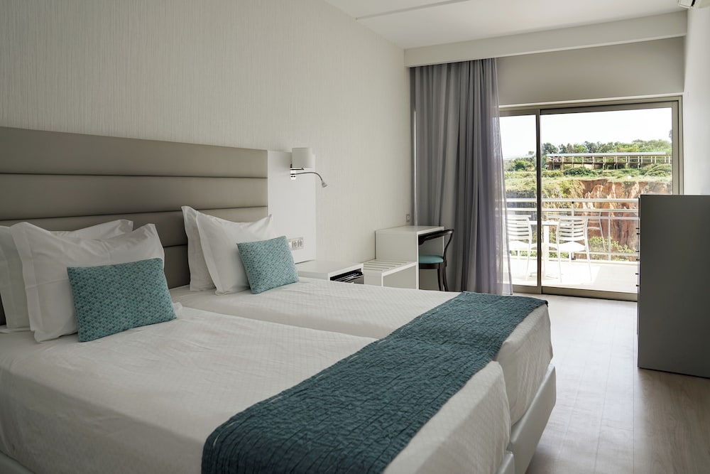 Carvi Beach Hotel 20/78