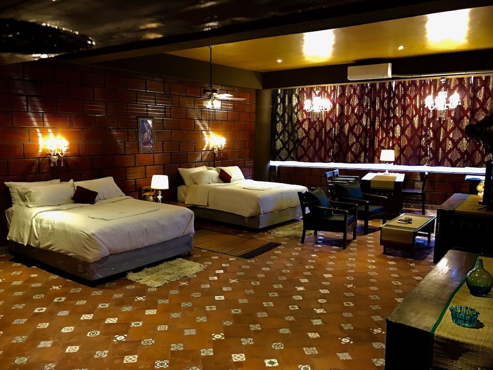ROOM, SINGLE