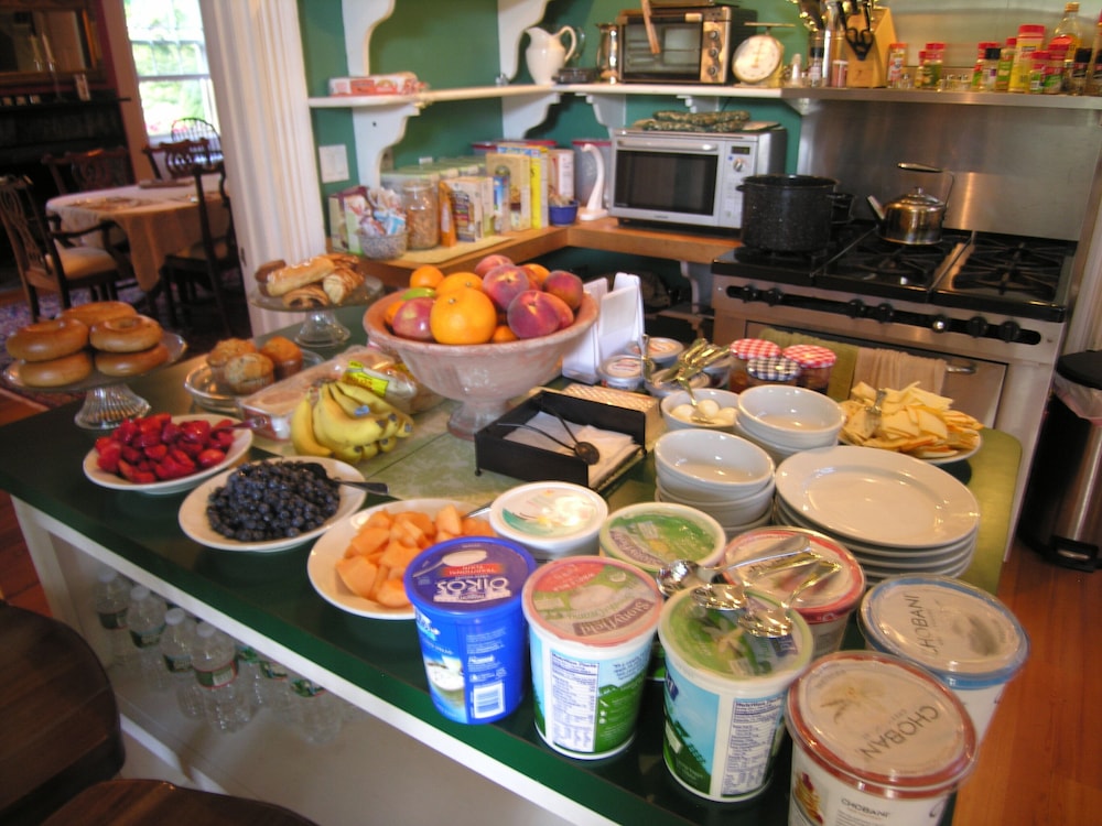 Delano Homestead Bed & Breakfast 46/64