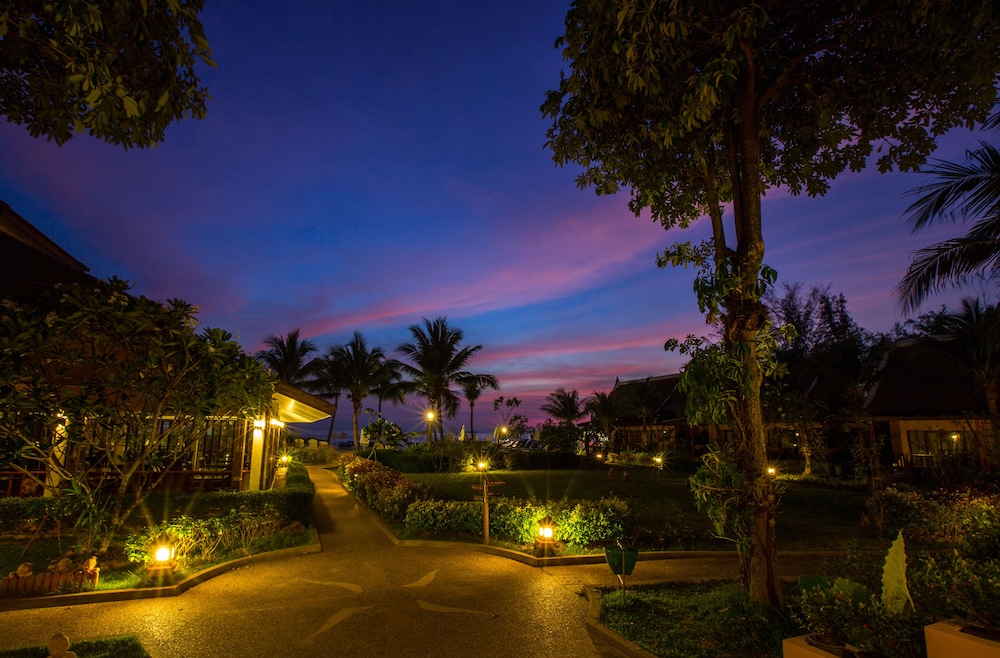 LANTA CASUARINA BEACH RESORT 51/59