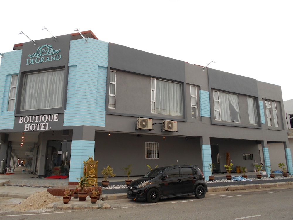 PI Grand Hotel 4/52