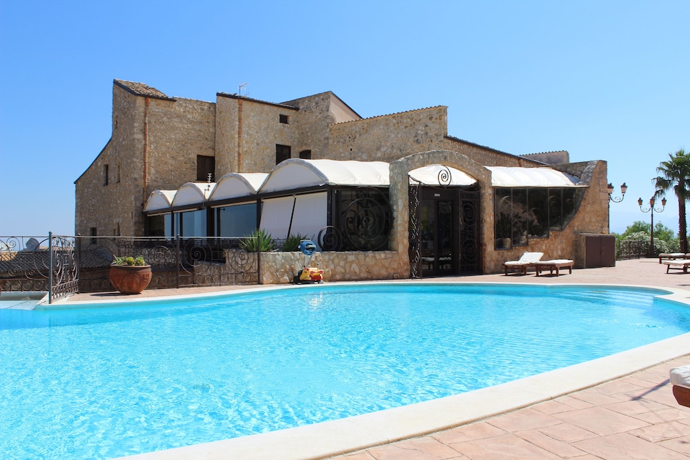 GRAND HOTEL LA BATIA 5/60