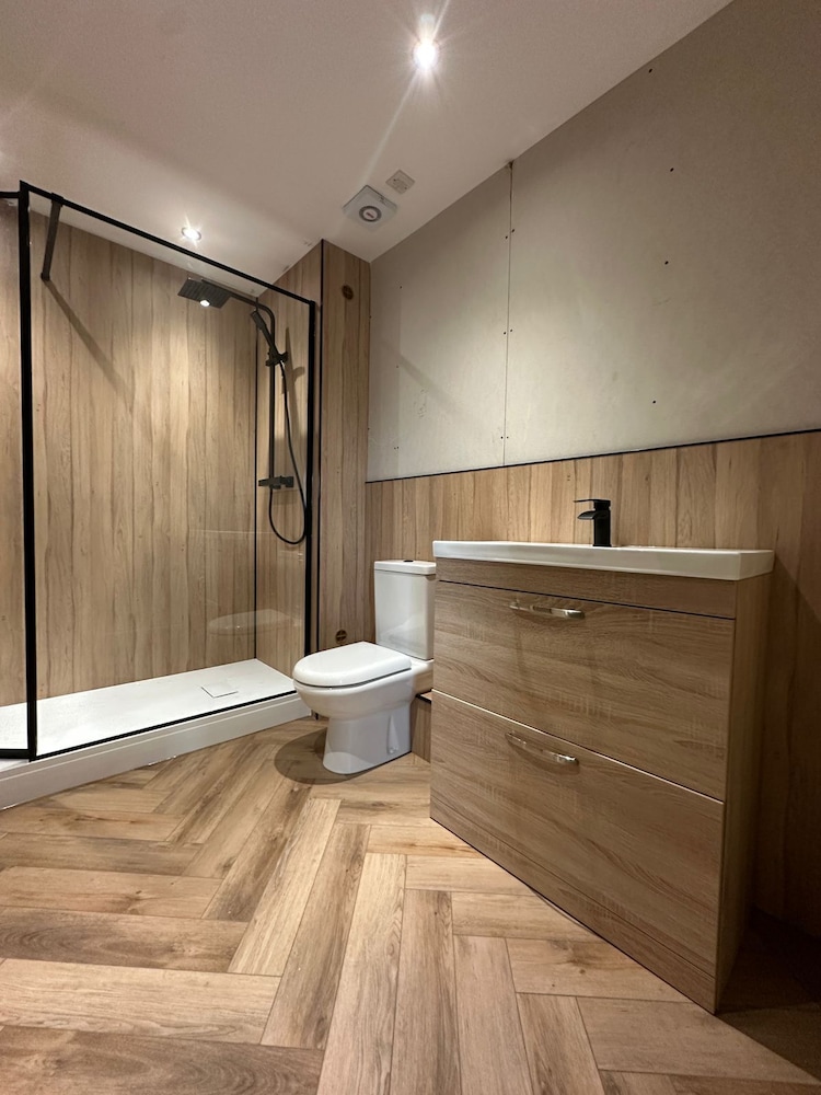 Inverness City Rooms 2/43