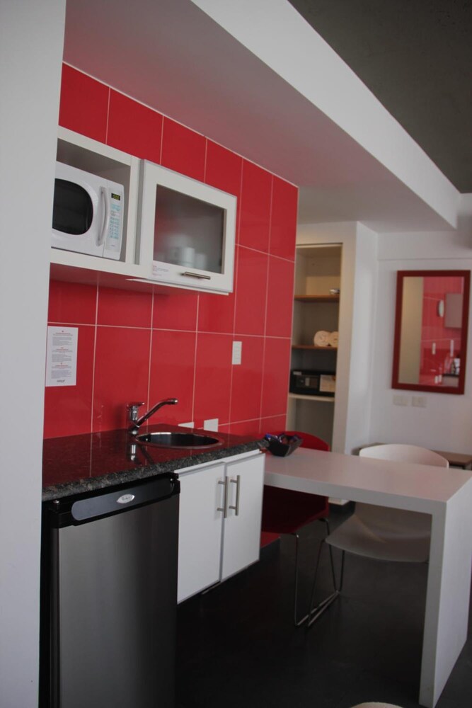 ROBERTA ROSA DE FONTANA SUITES 34/41