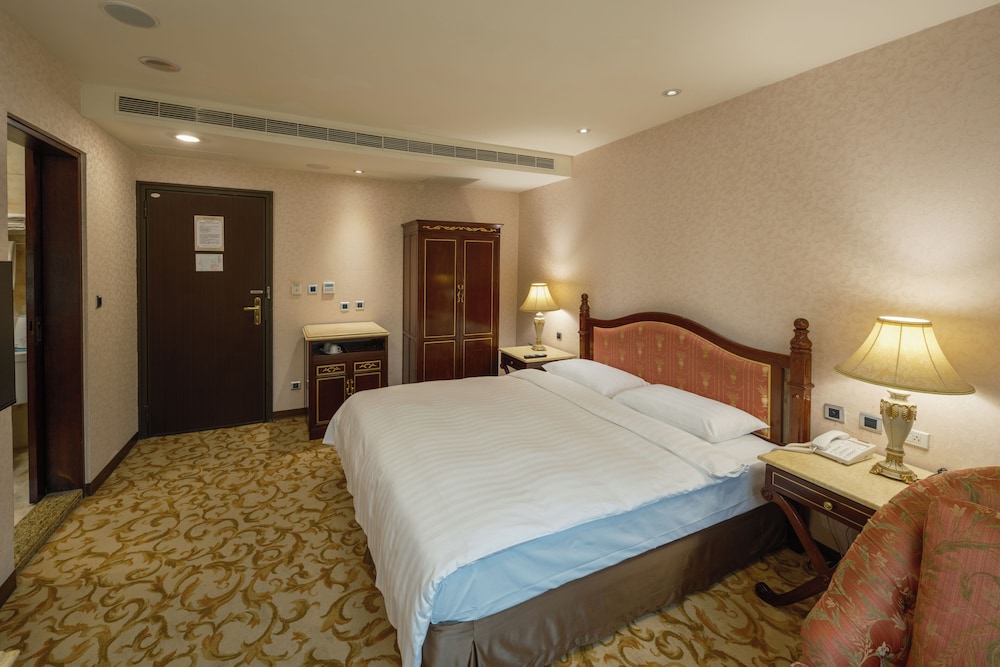 DELUXE, DOUBLE BED
