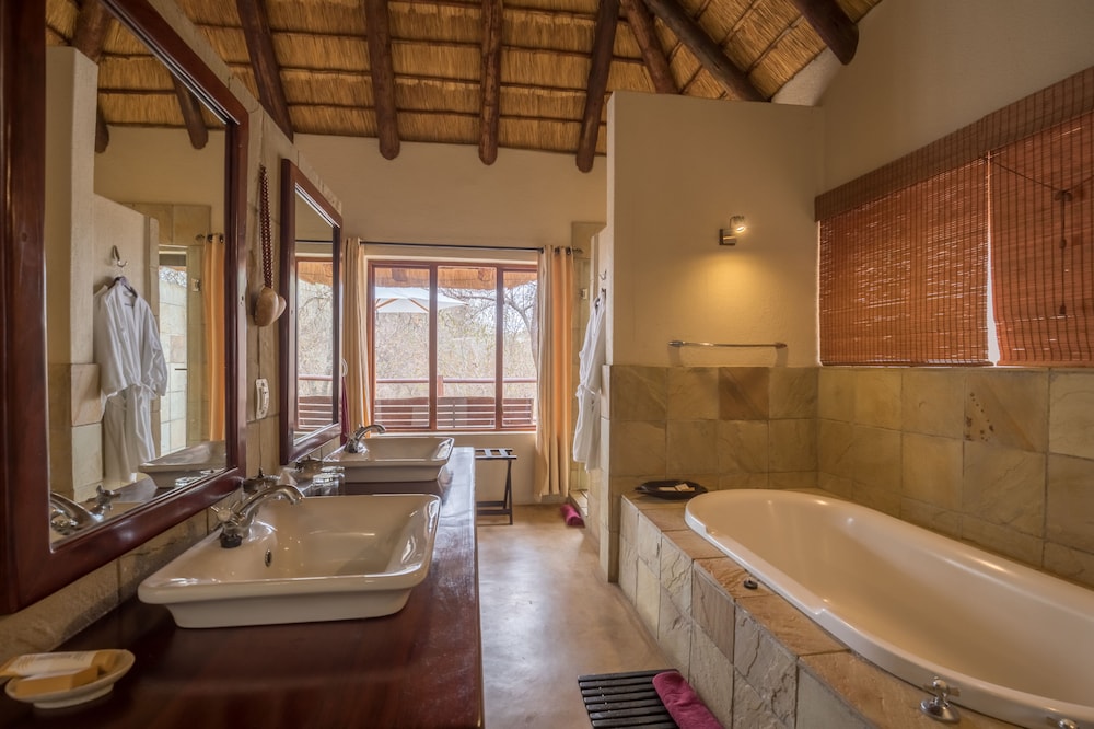 Shiduli Private Game Lodge 36/71