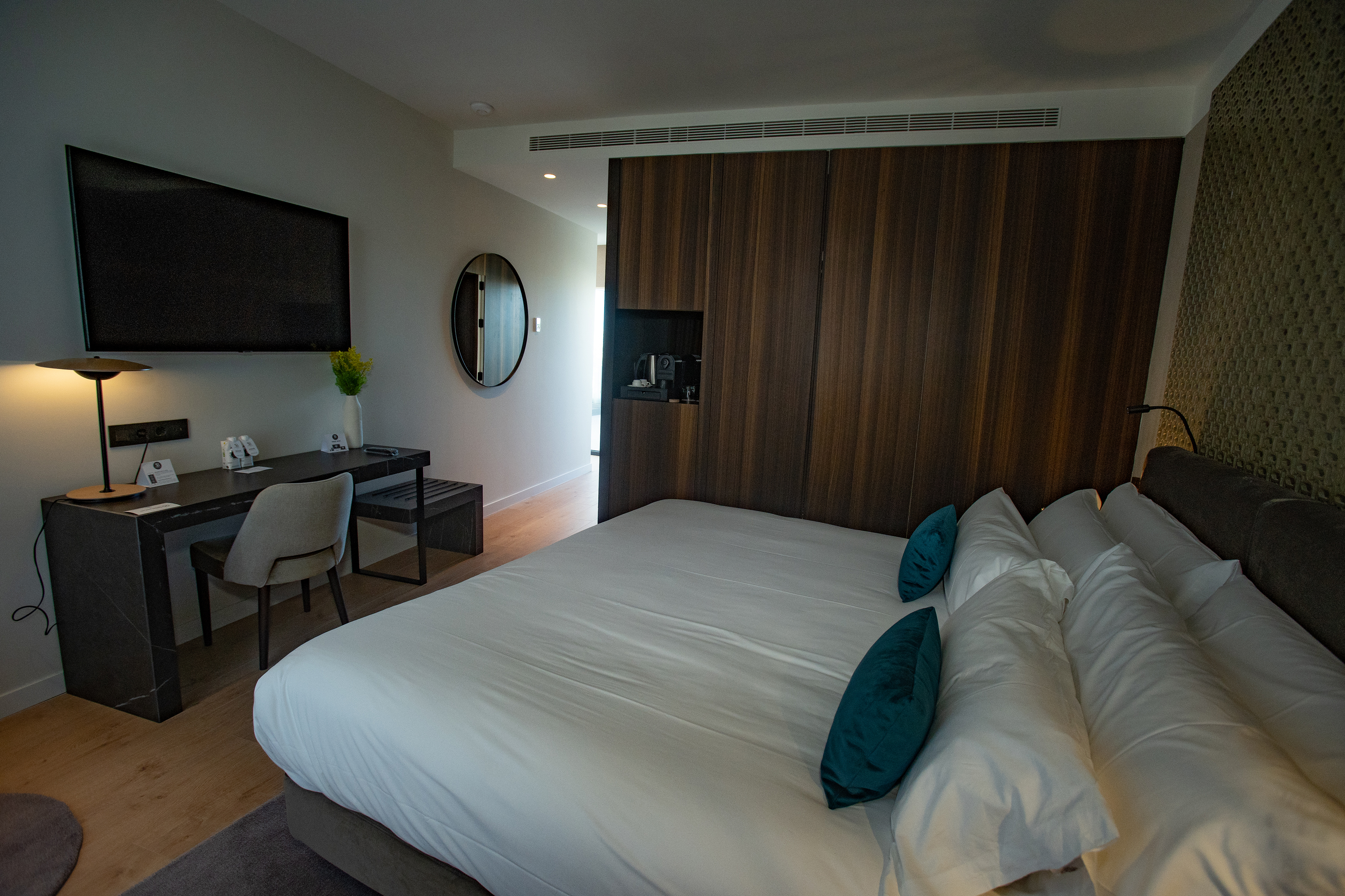 Executive, Suite
