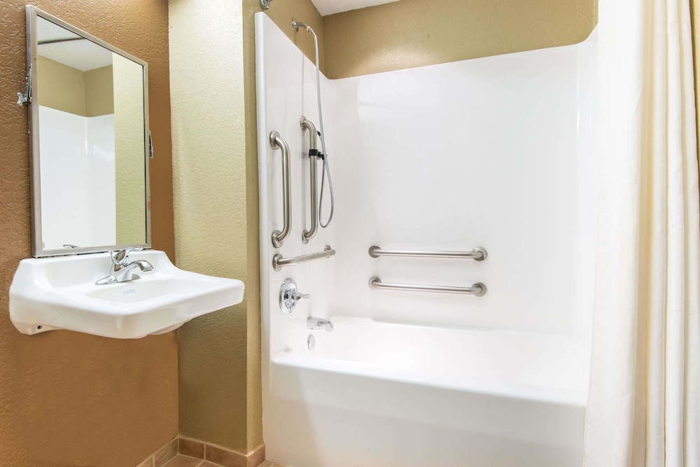 Microtel Inn And Suites Montgomery Al 14/38