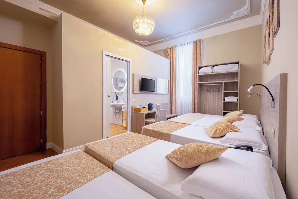 LILIUM HOTEL 27/65