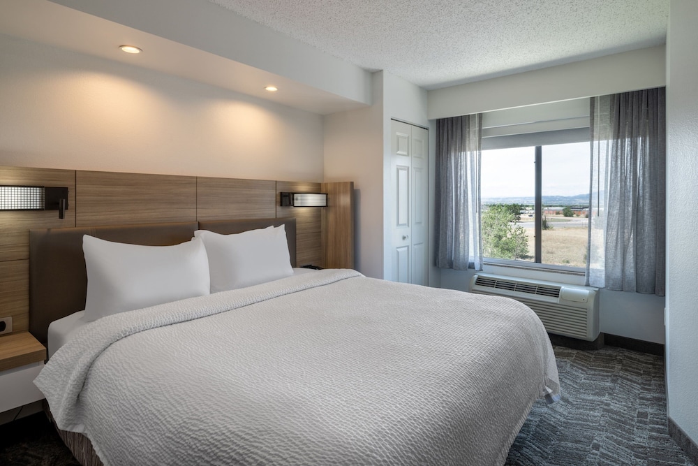 SUITE, KING BED, SOFA, ACCESSIBLE
