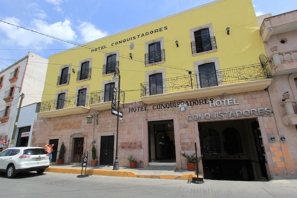 HOTEL CONQUISTADORES 35/35