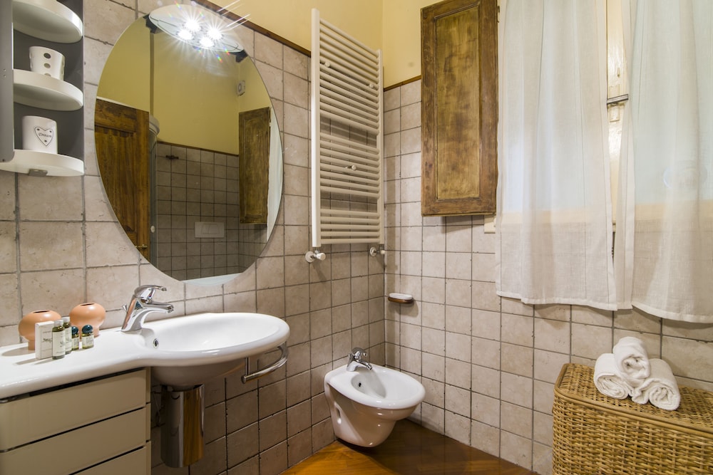 Florence Ariento Romantic Apartment 28/32