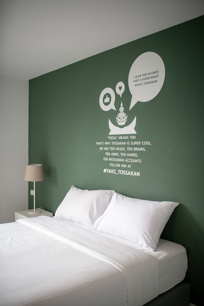 PRIVATE, DOUBLE BED, SHARED BATHROOM