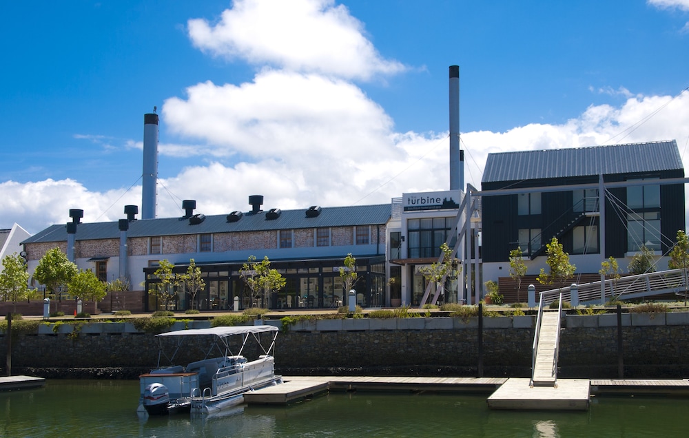THE TURBINE BOUTIQUE HOTEL AND SPA 65/71