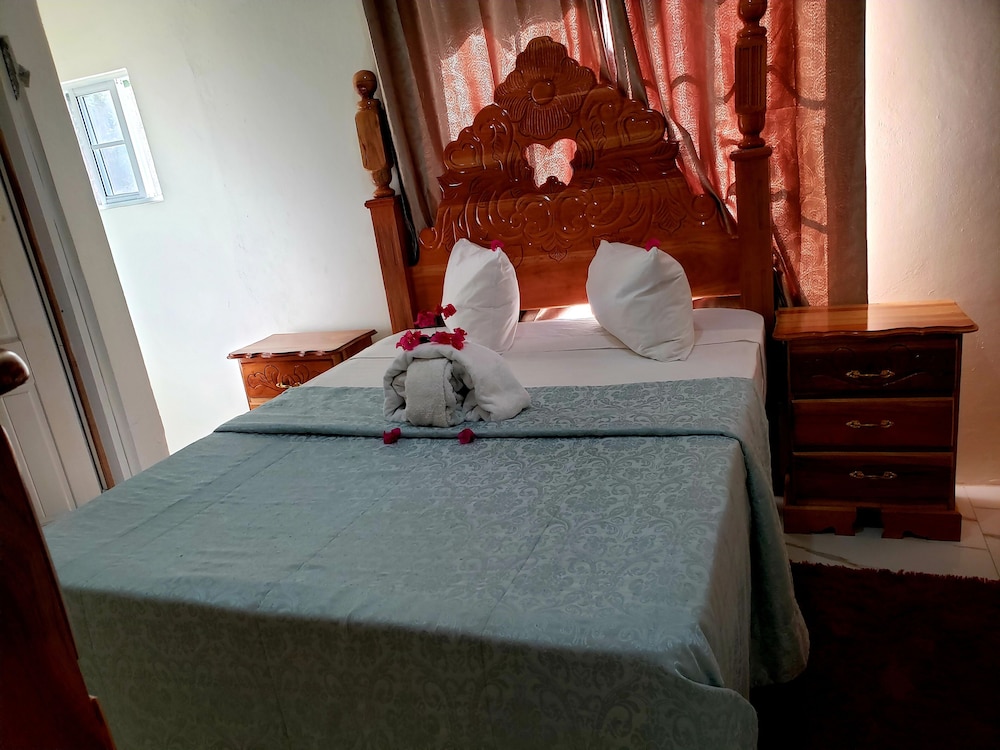 Chateau Margarite Villa 17/50