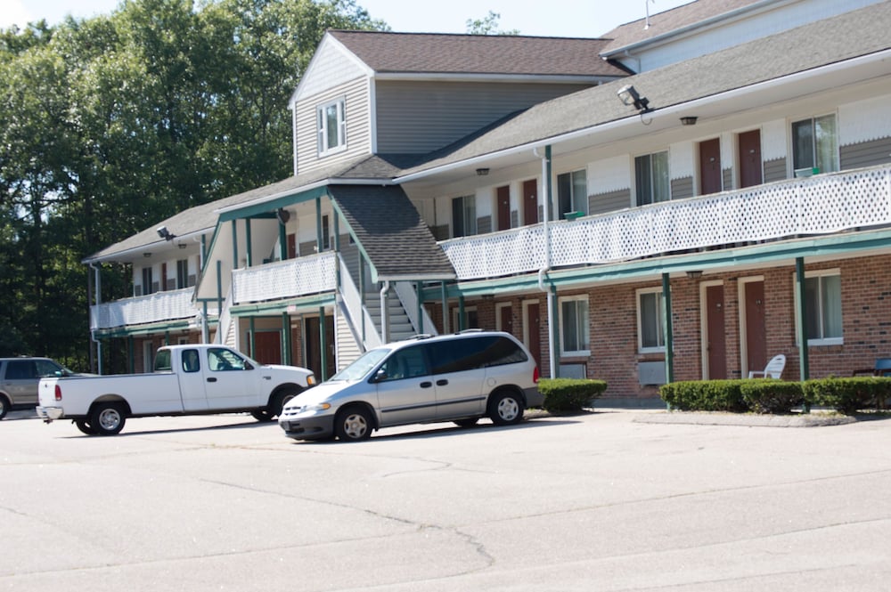 Budget Inn North Stonington 8/31