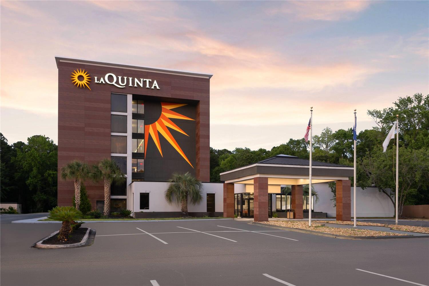 La Quinta Inn & Suites by Wyndham Myrtle Beach 23/26