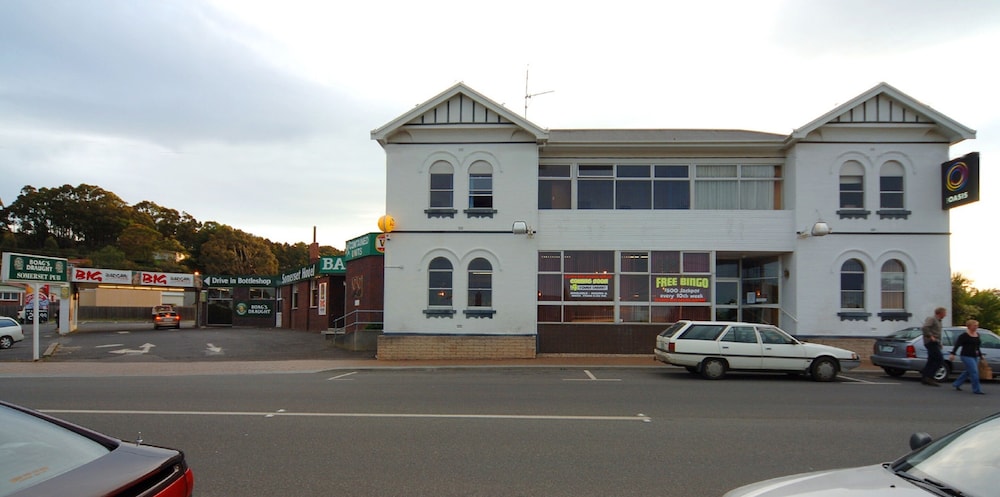 SOMERSET HOTEL 3/39