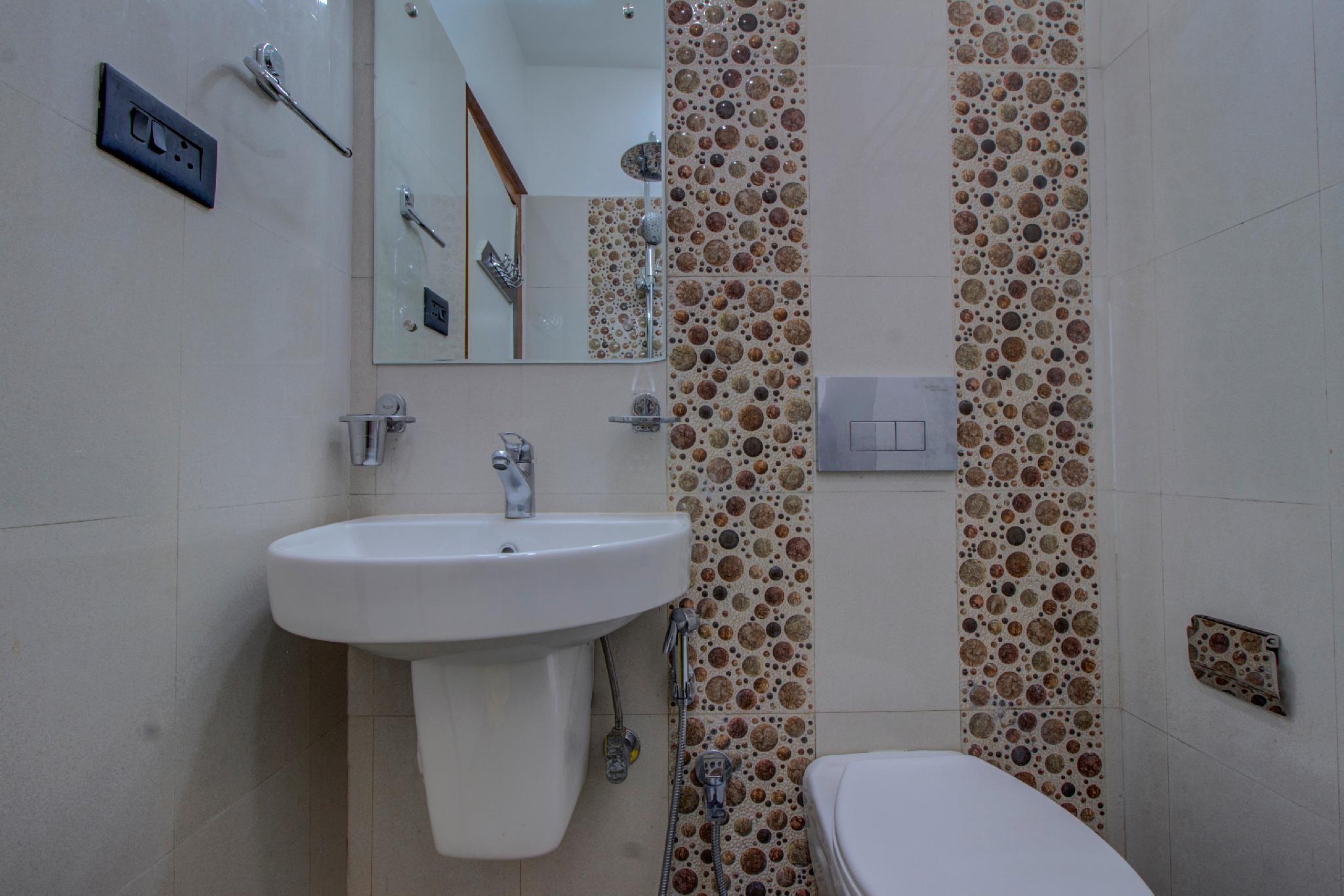 Oyo 16871 Anant Home Stay 16/18