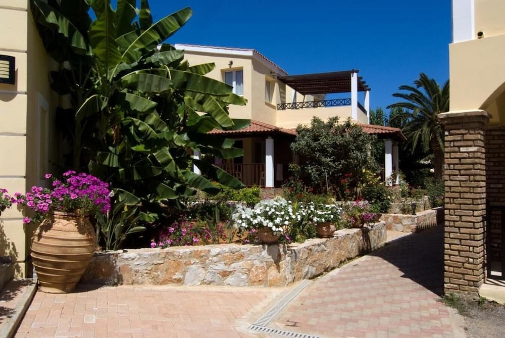 Lilium Village Hotel 45/50