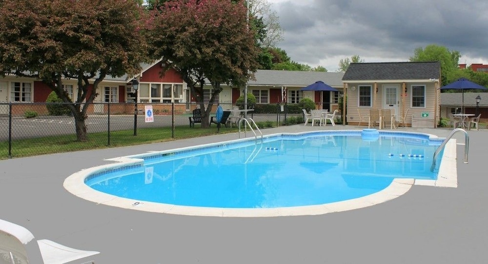 Berkshire Inn 3/32