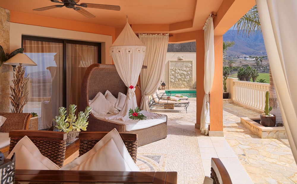 Royal Garden Villas & Spa 56/80