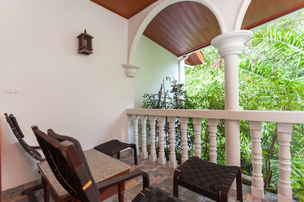 Tropica Bungalow Hotel 45/69