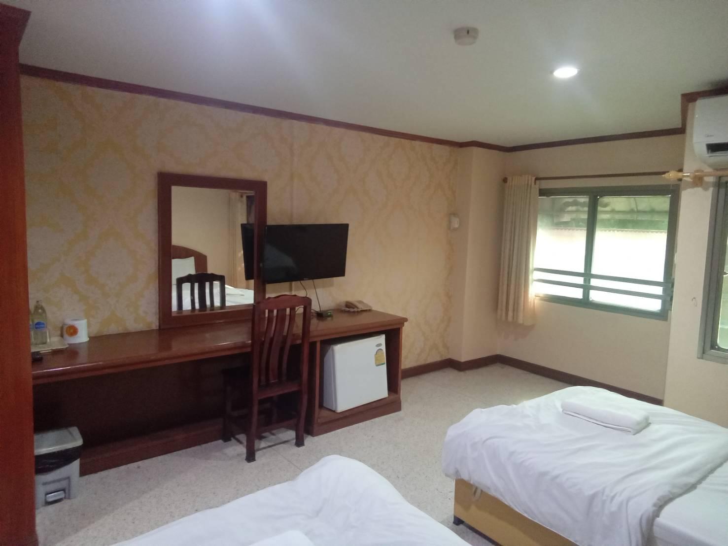 Chaiyaphruk Grand Hotel 20/25