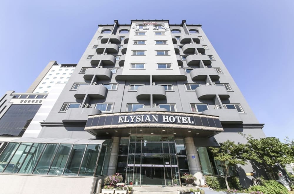 Elysian Hotel 2/50
