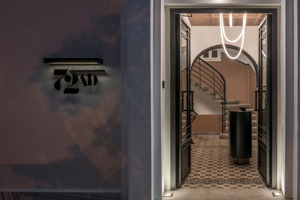 72 AD Suites 34/57