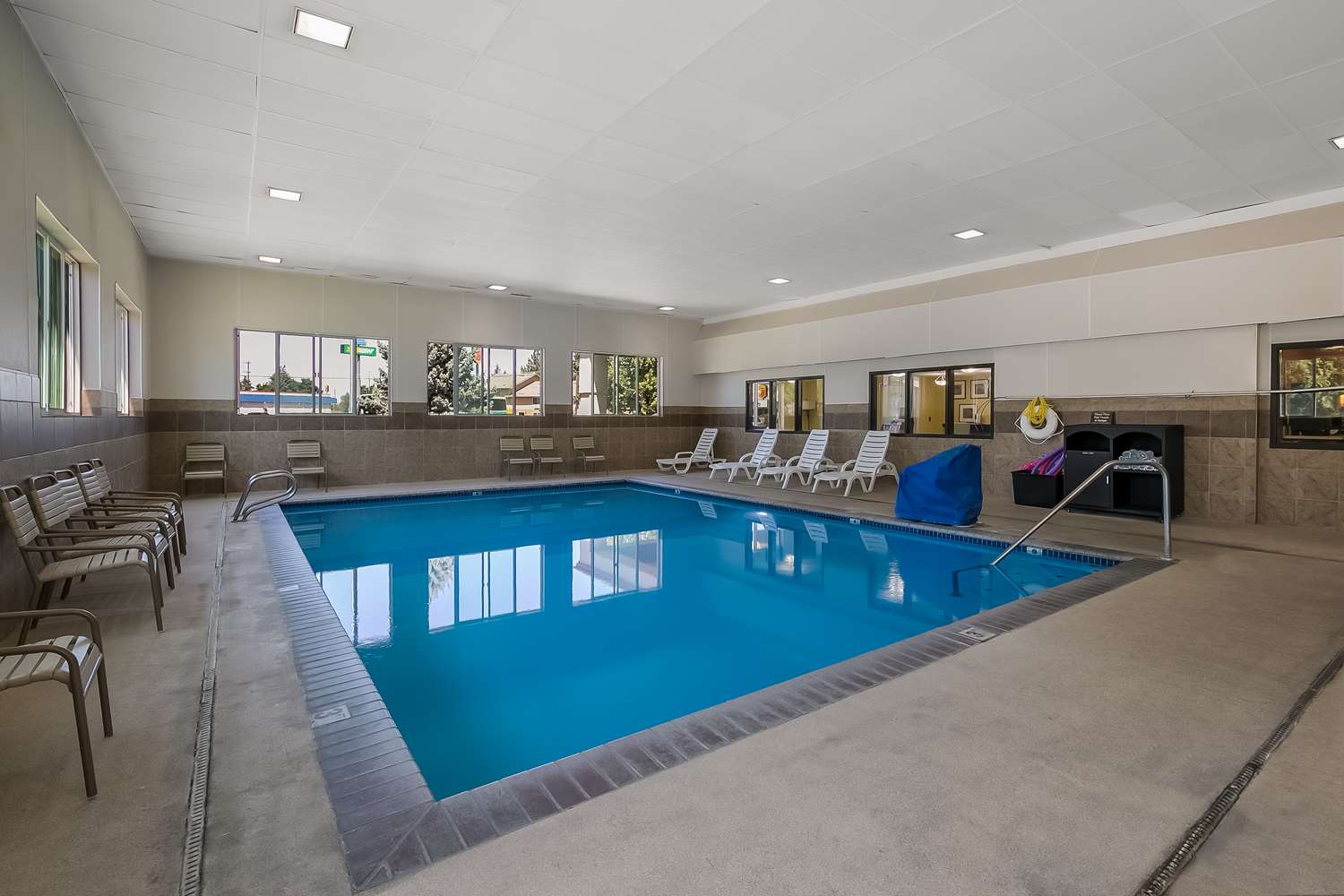 Americas Best Value Sandman Inn 20/37
