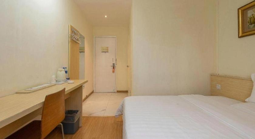 7 Days Inn (Foshan Zumiao Metro Station, Weiguo Road) 27/50