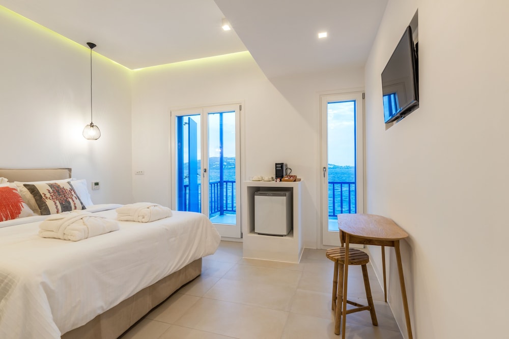 Bluetopia Suites 14/42