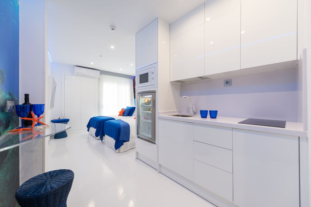 Wavia Hotel - Adults Only 4/35