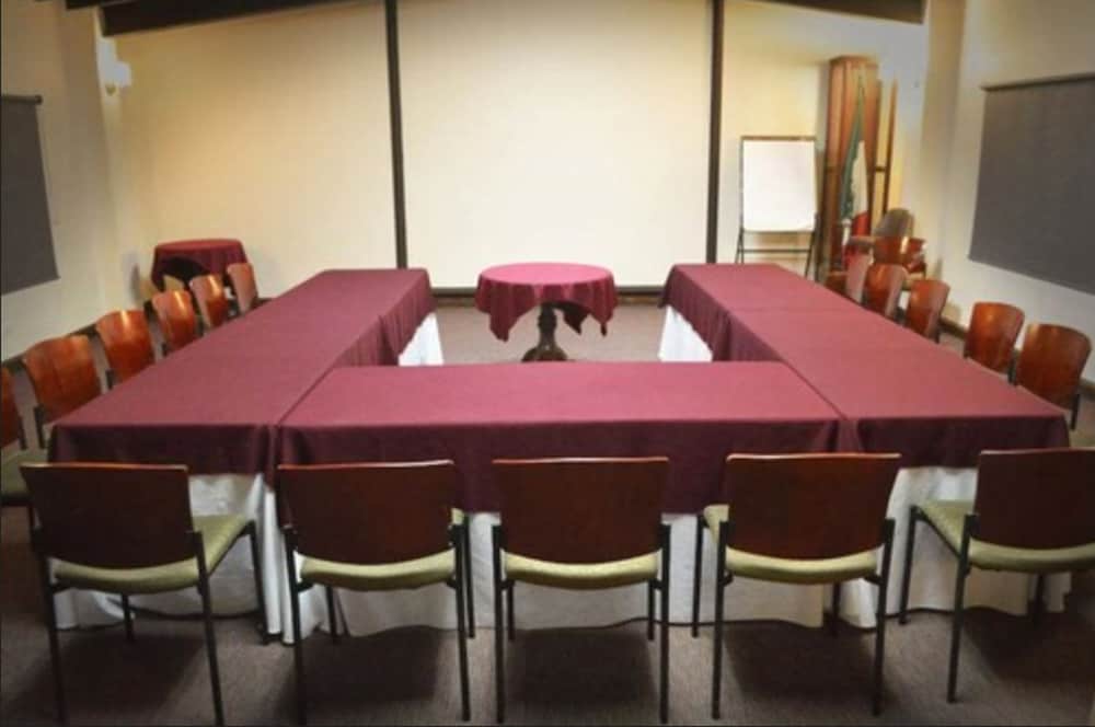 Americas Best Value Inn - Posada El Rey Sol 25/28