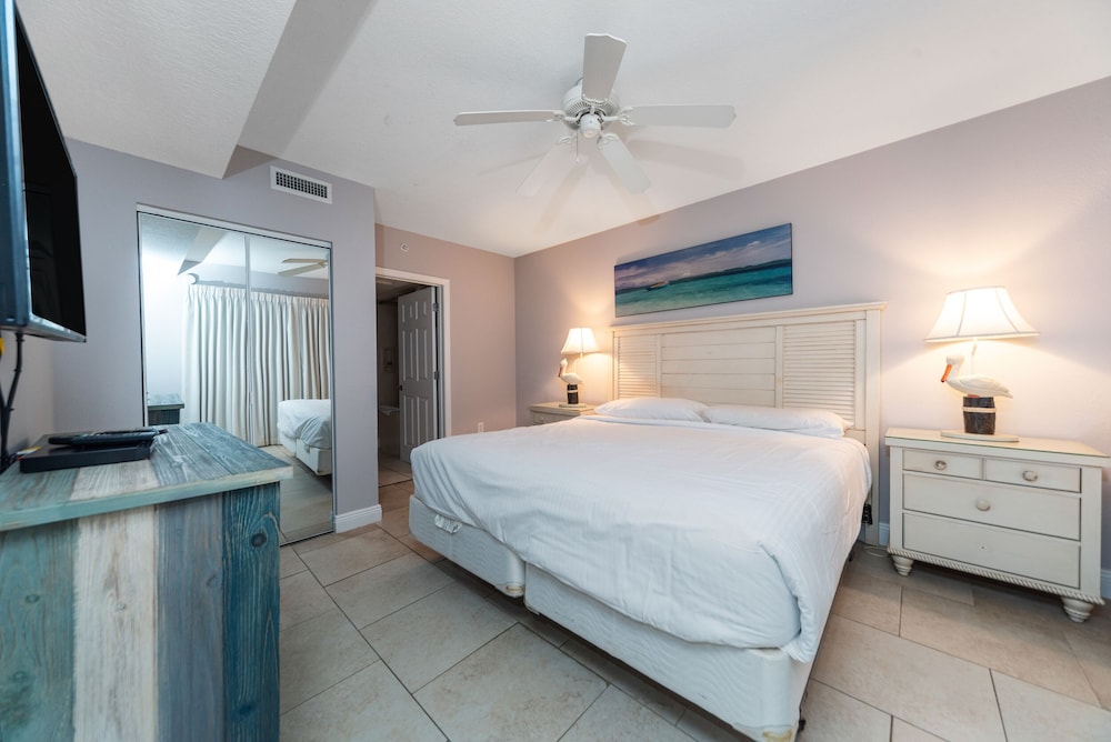 236 Emerald Beach Resort 52/80