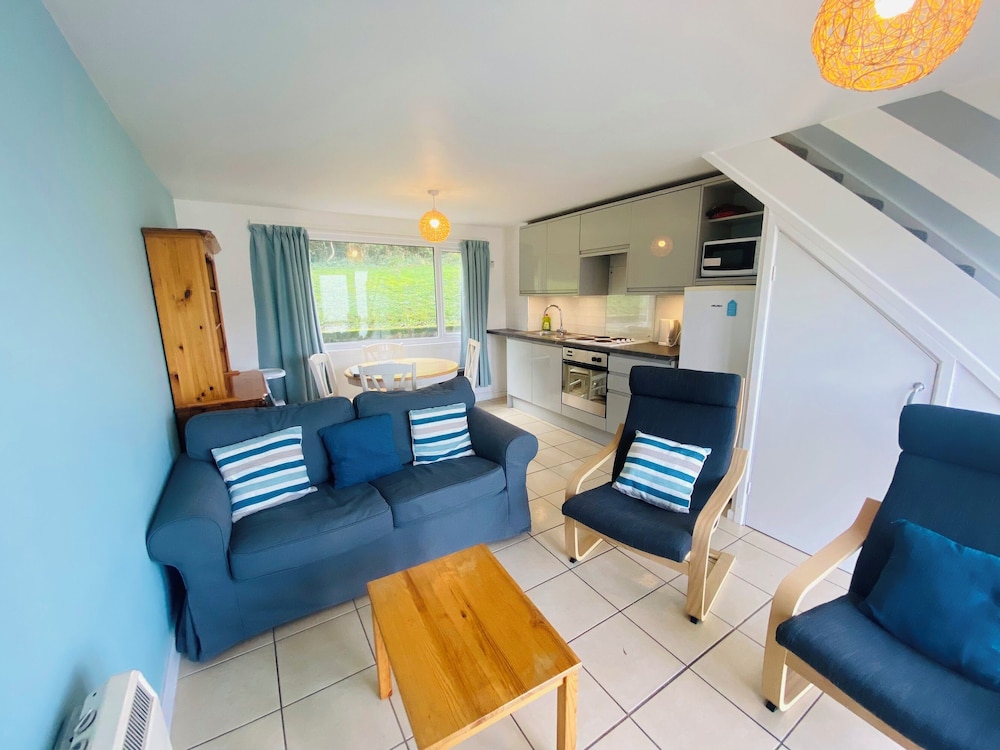 Freshwater Bay Holiday Cottages 36/50