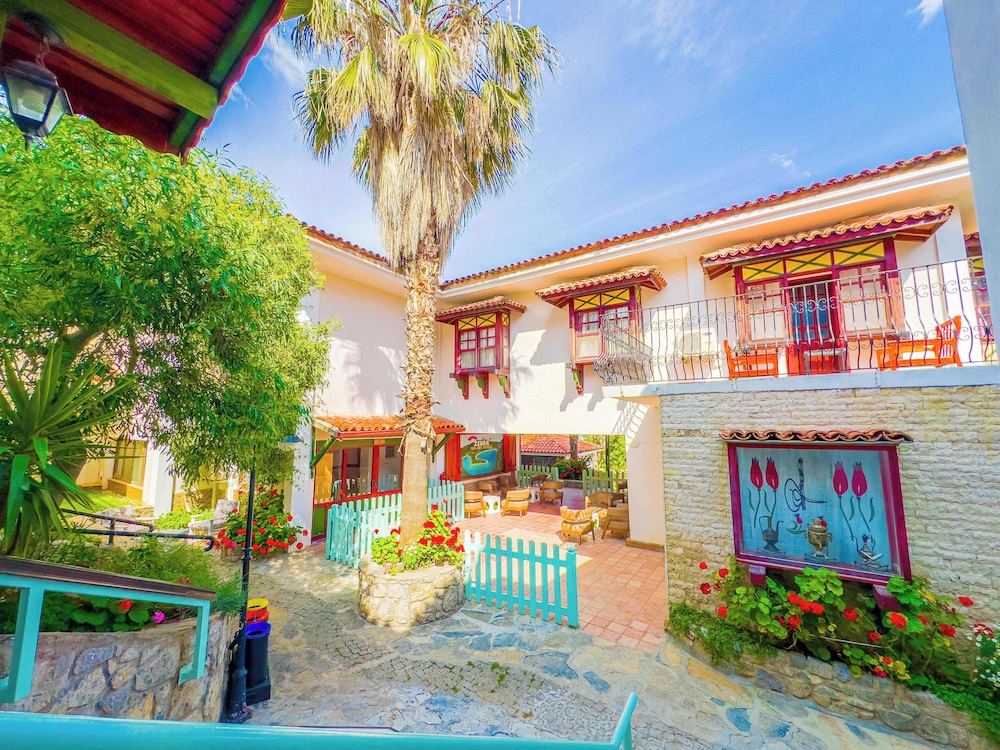 Ova Resort Hotel 44/55