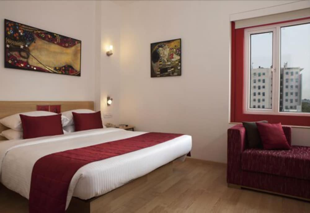 Red Fox Hotel Hitec City 6/33