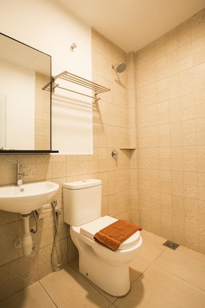 Ciq Hotel At Jalan Trus 18/54