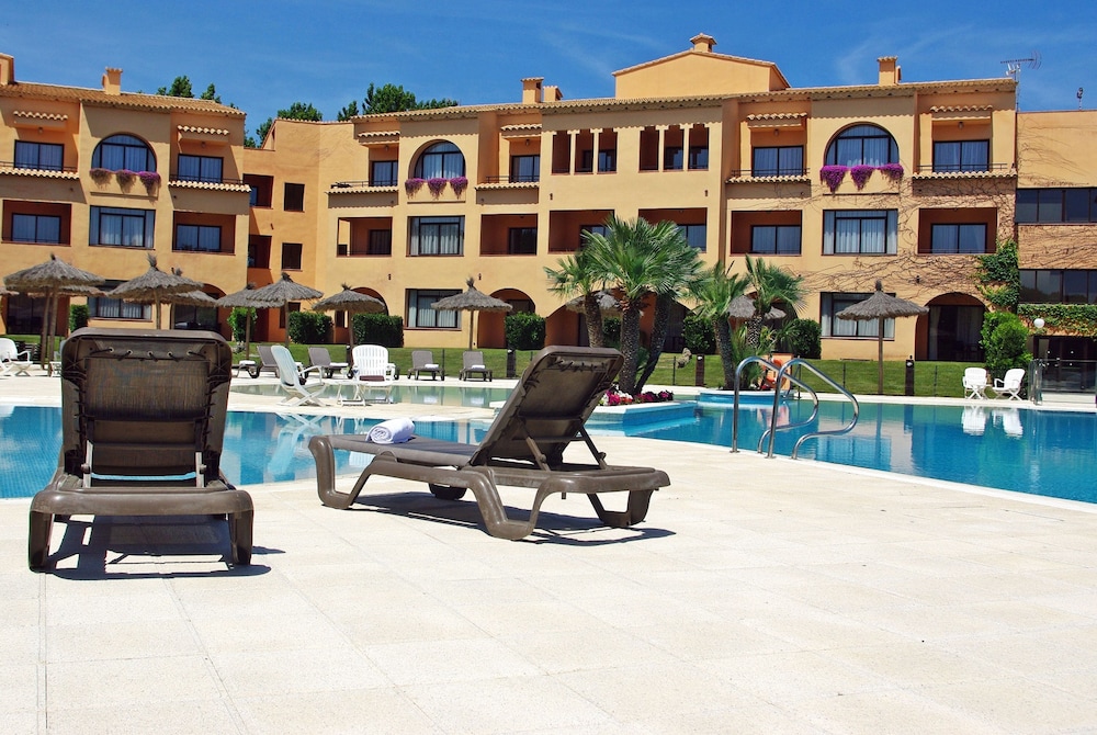 La Costa Golf and Beach Resort 40/50