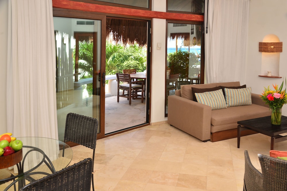 Playa Palms Hotel 37/69