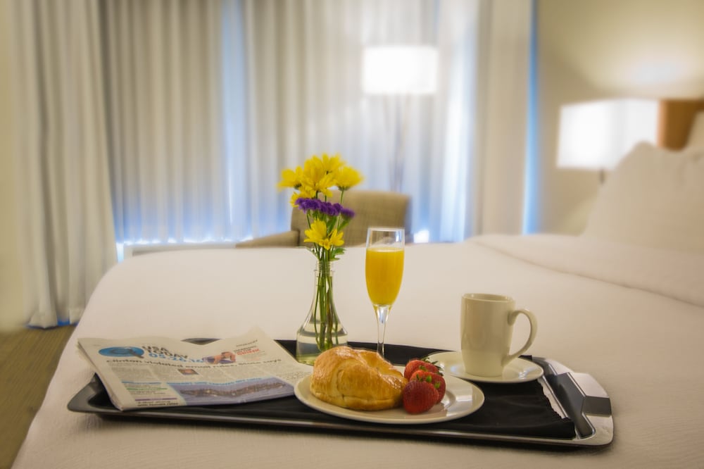 HOLIDAY INN MORGANTOWN UNIVERSITY AREA 15/41